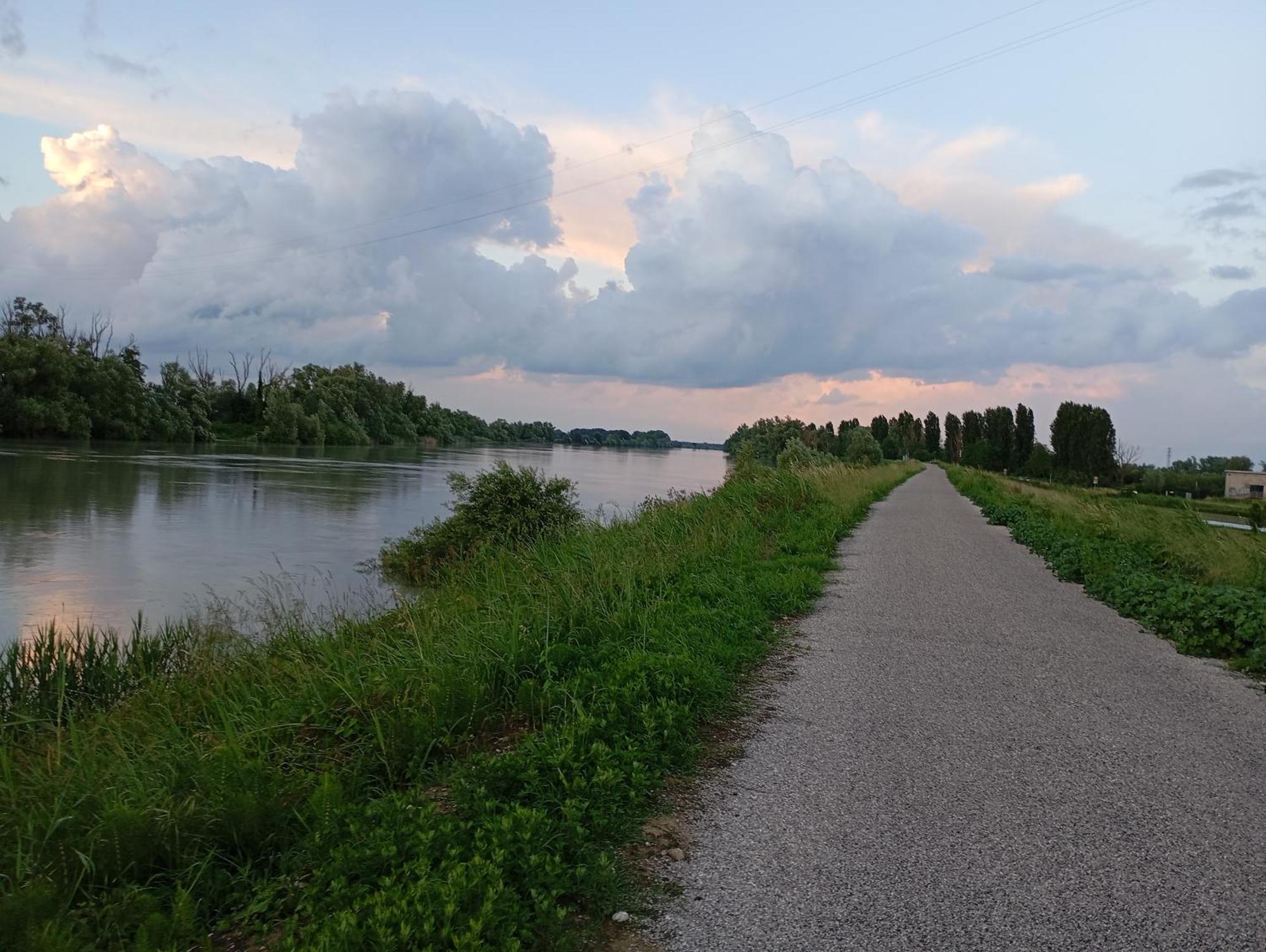 Casa Vacanze Nel Delta Del Po Taglio di Po Exteriör bild